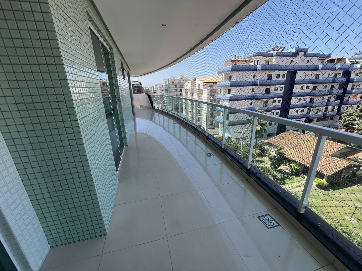 #2490 - Apartamento para Venda em Cabo Frio - RJ