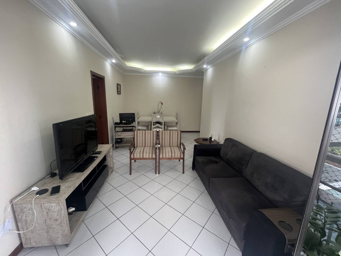 #2007 - Apartamento para Venda em Cabo Frio - RJ