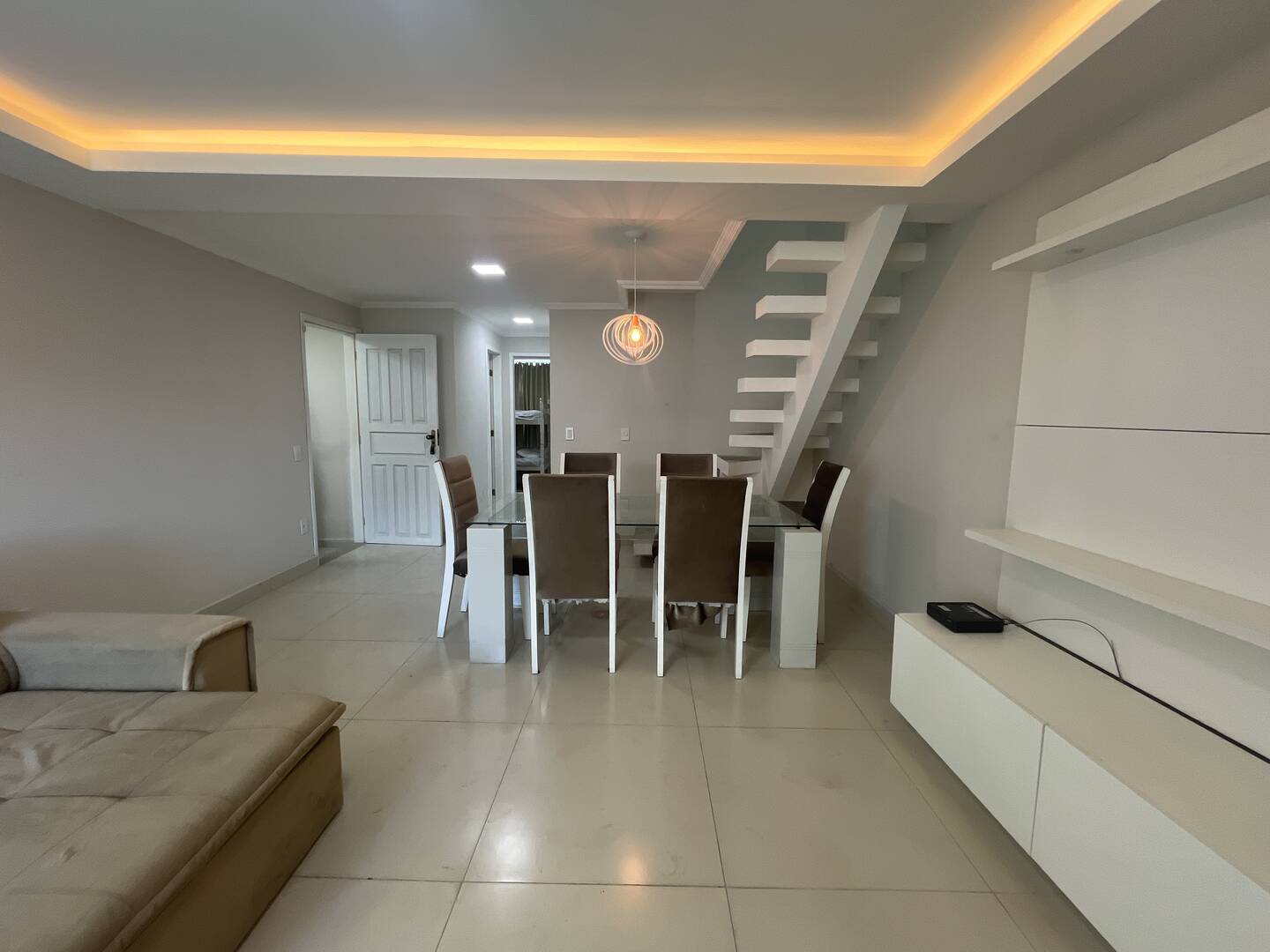 #9053 - Apartamento para Venda em Cabo Frio - RJ