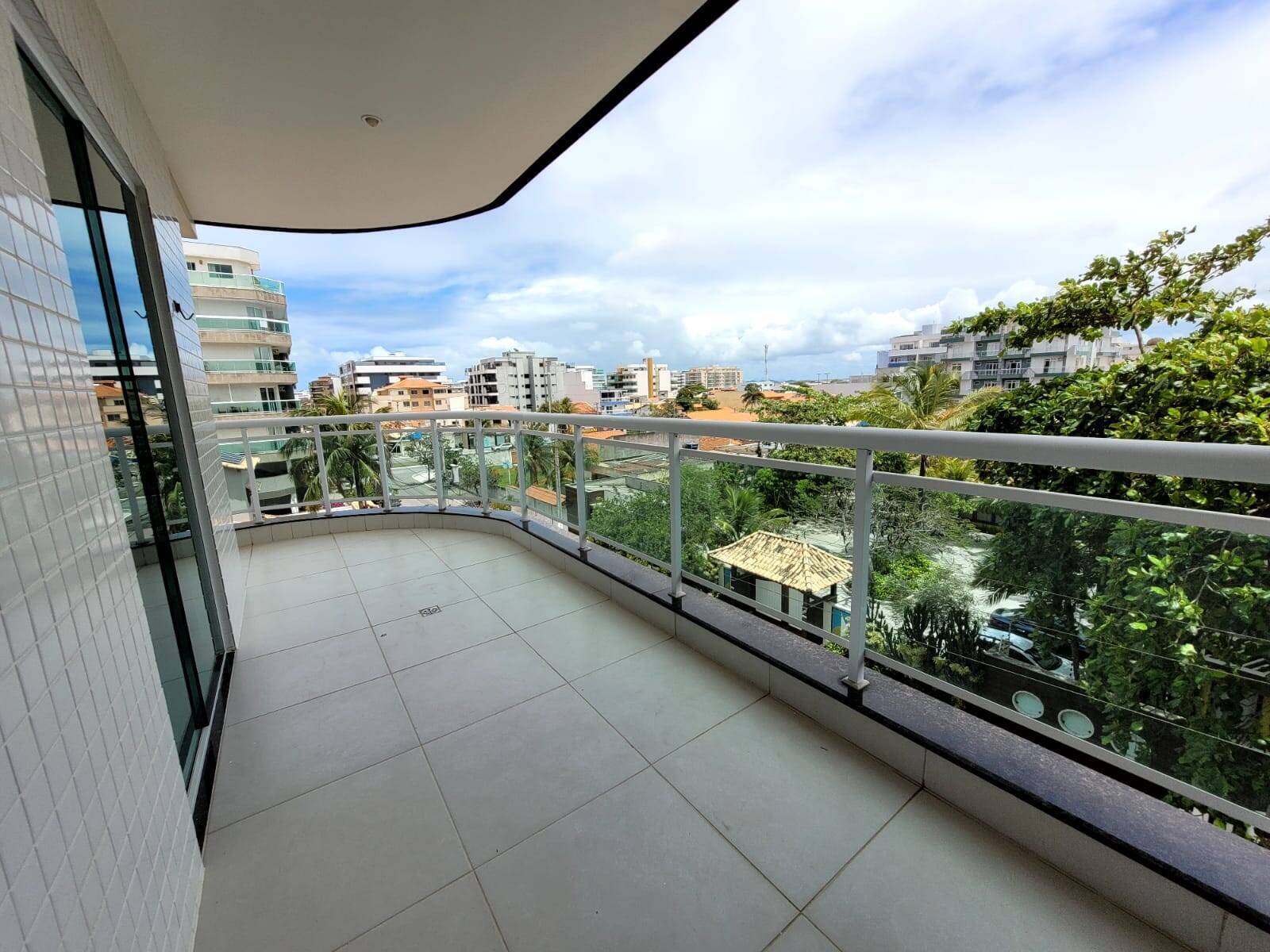 #1352 - Apartamento para Venda em Cabo Frio - RJ