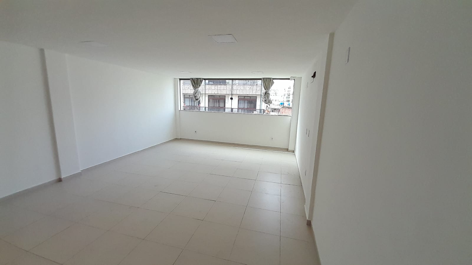 #2087 - Sala para Locação em Cabo Frio - RJ