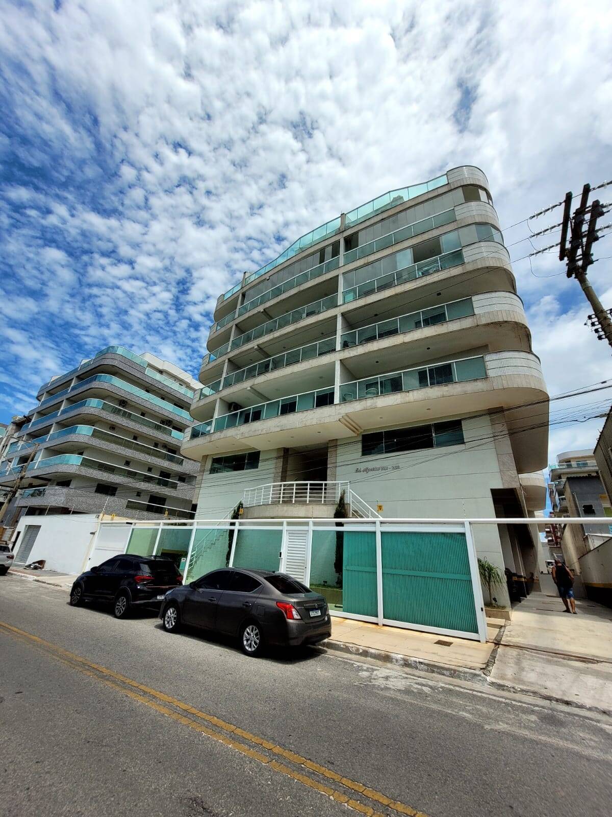 #1019 - Apartamento para Venda em Cabo Frio - RJ