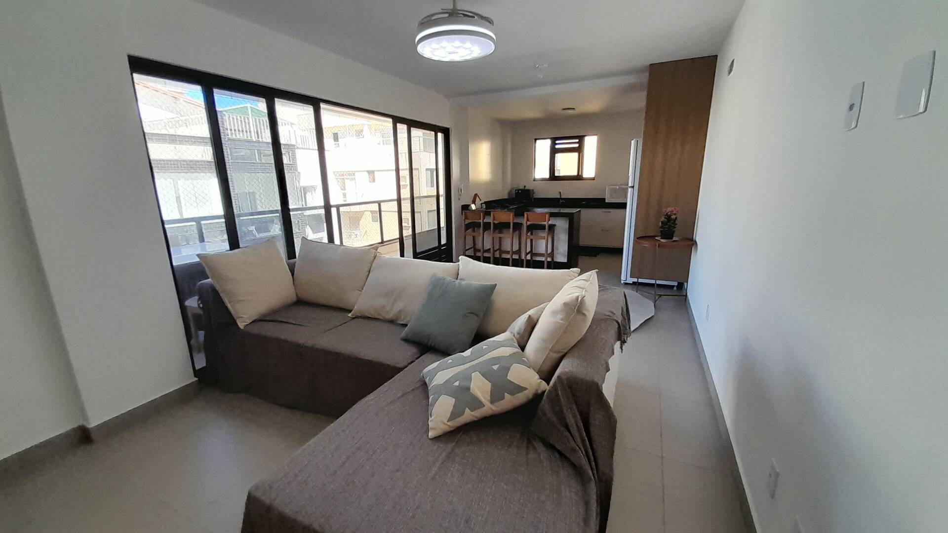 #2094 - Apartamento para Venda em Cabo Frio - RJ