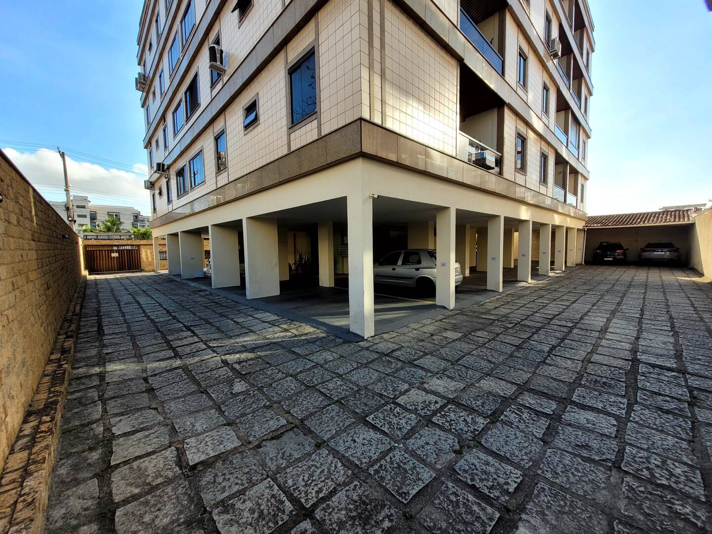 #1878 - Apartamento para Venda em Cabo Frio - RJ