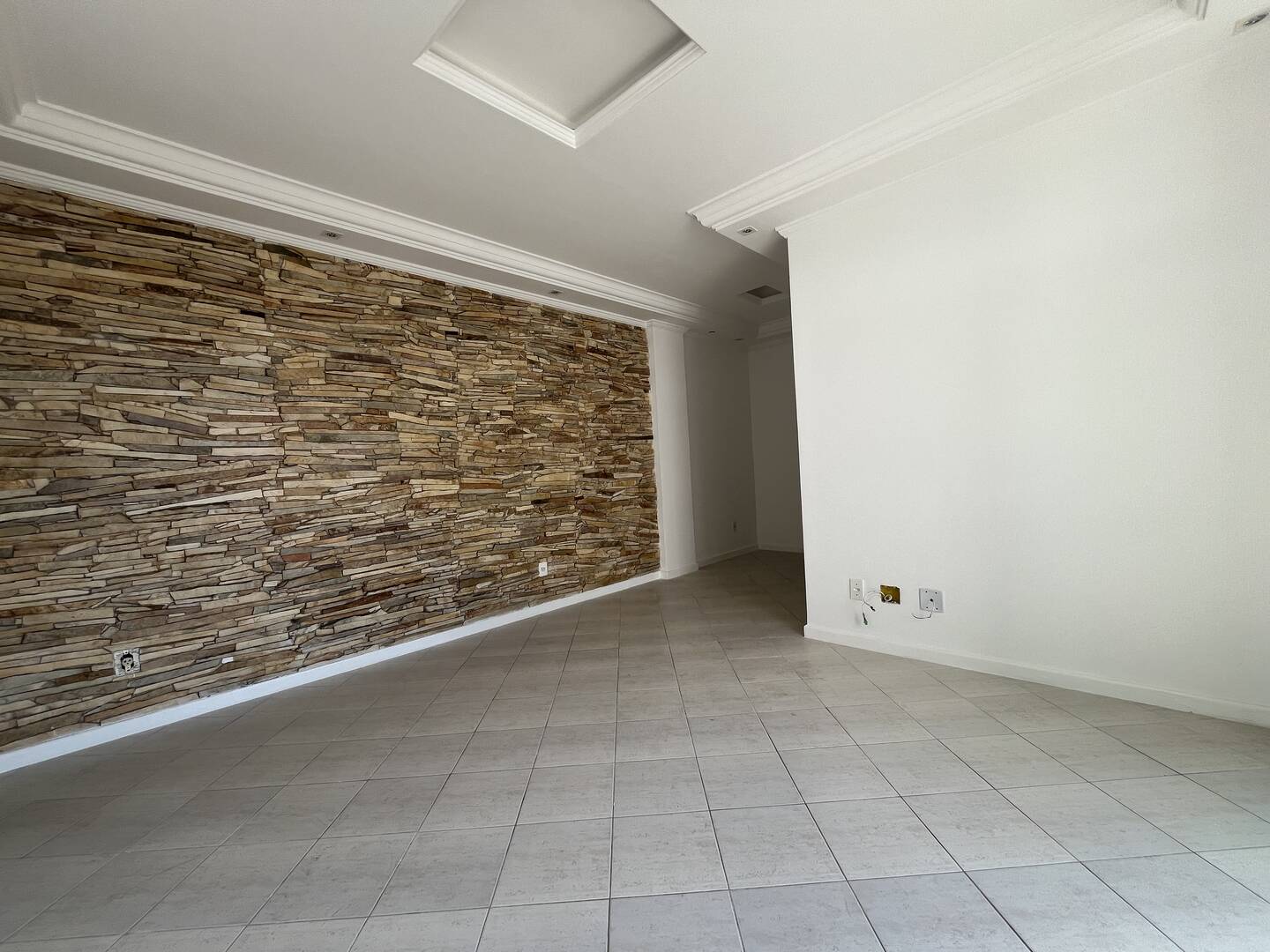 #4130 - Apartamento para Venda em Cabo Frio - RJ