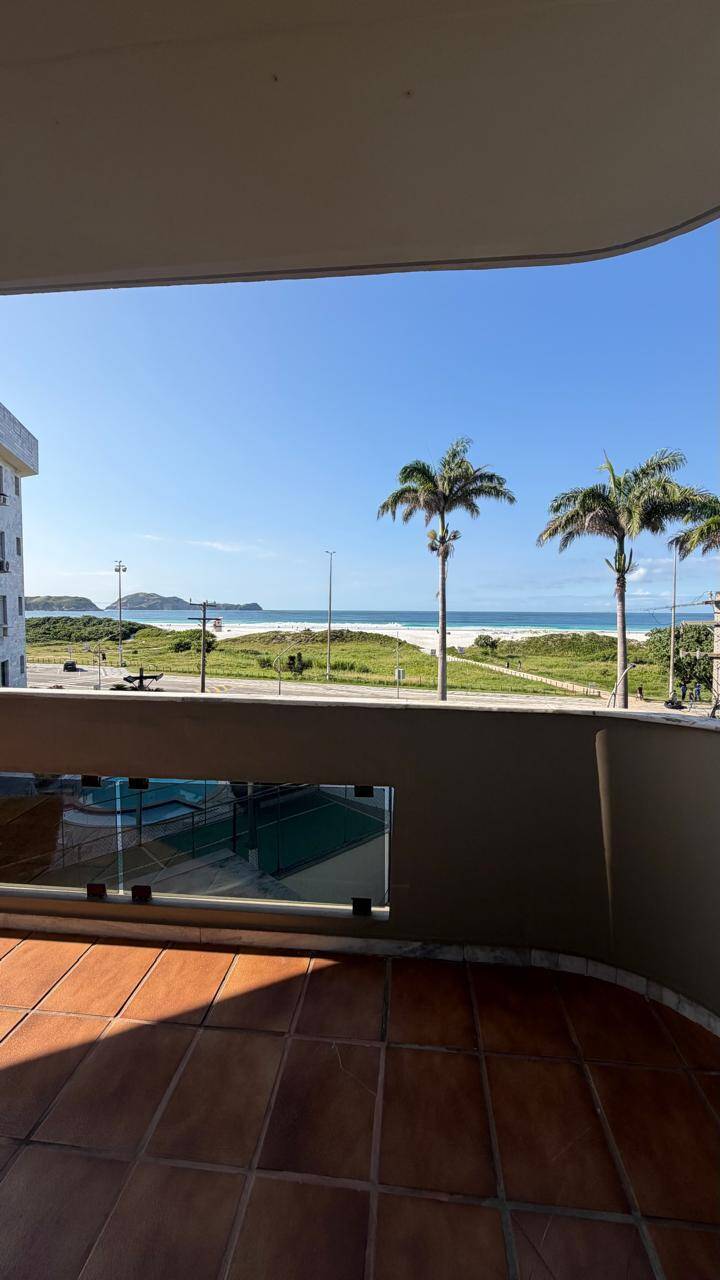 #8012 - Apartamento para Venda em Cabo Frio - RJ