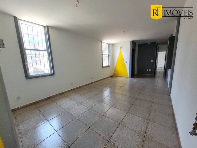 #1711 - Apartamento para Venda em Cabo Frio - RJ