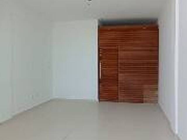 #4105 - Loja para Locação em Cabo Frio - RJ