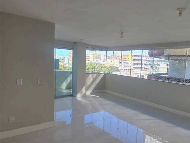 Apartamento para Venda em Cabo Frio - 2