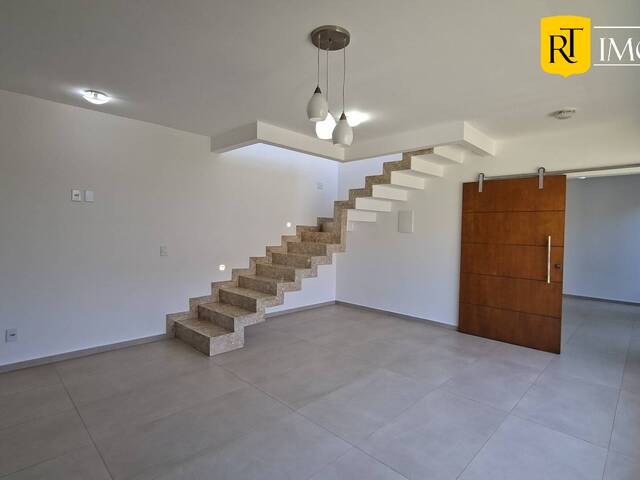 #7168 - Apartamento para Venda em Cabo Frio - RJ
