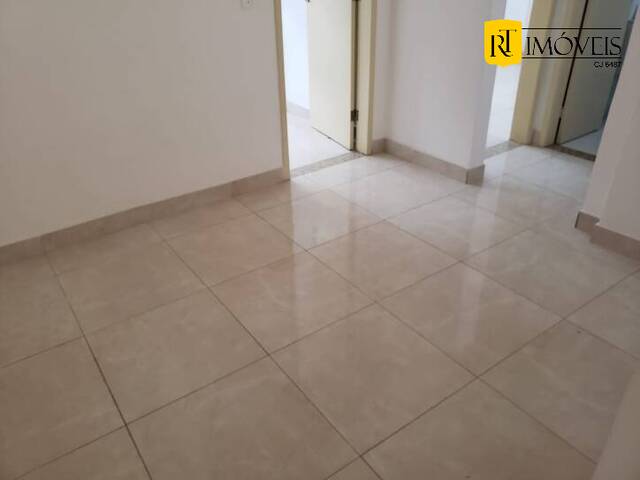 #2040 - Apartamento para Venda em Cabo Frio - RJ - 3