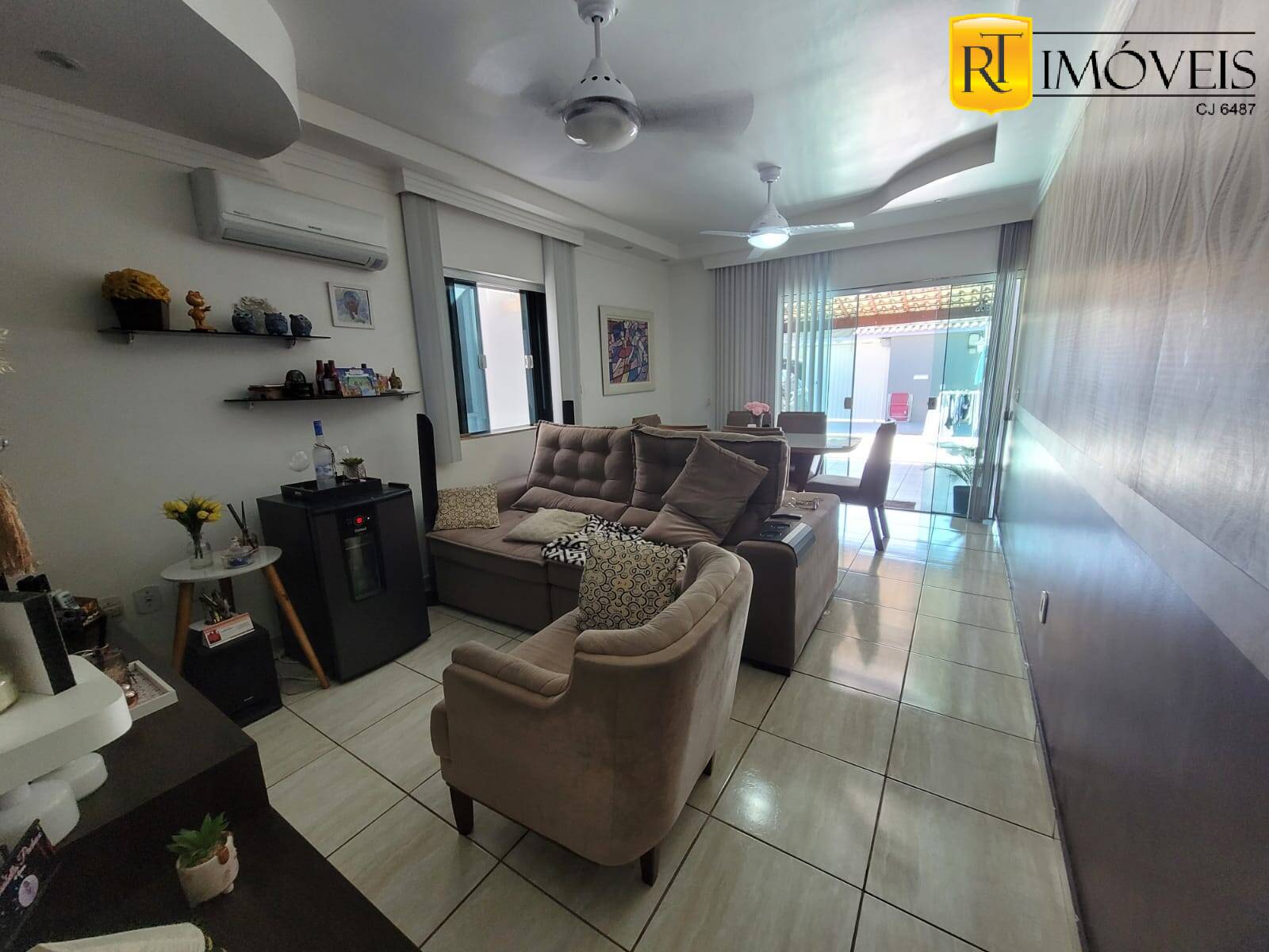 Casa à venda com 2 quartos, 180m² - Foto 1