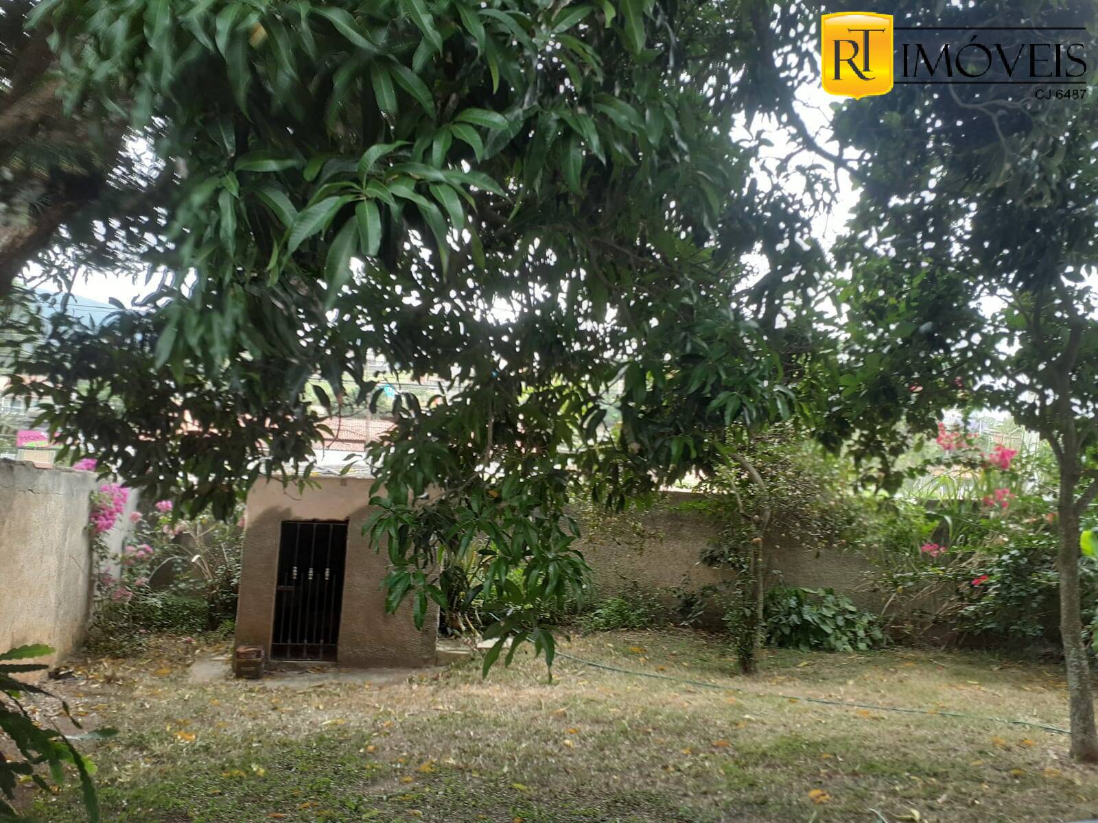Casa à venda e aluguel com 4 quartos, 263m² - Foto 4