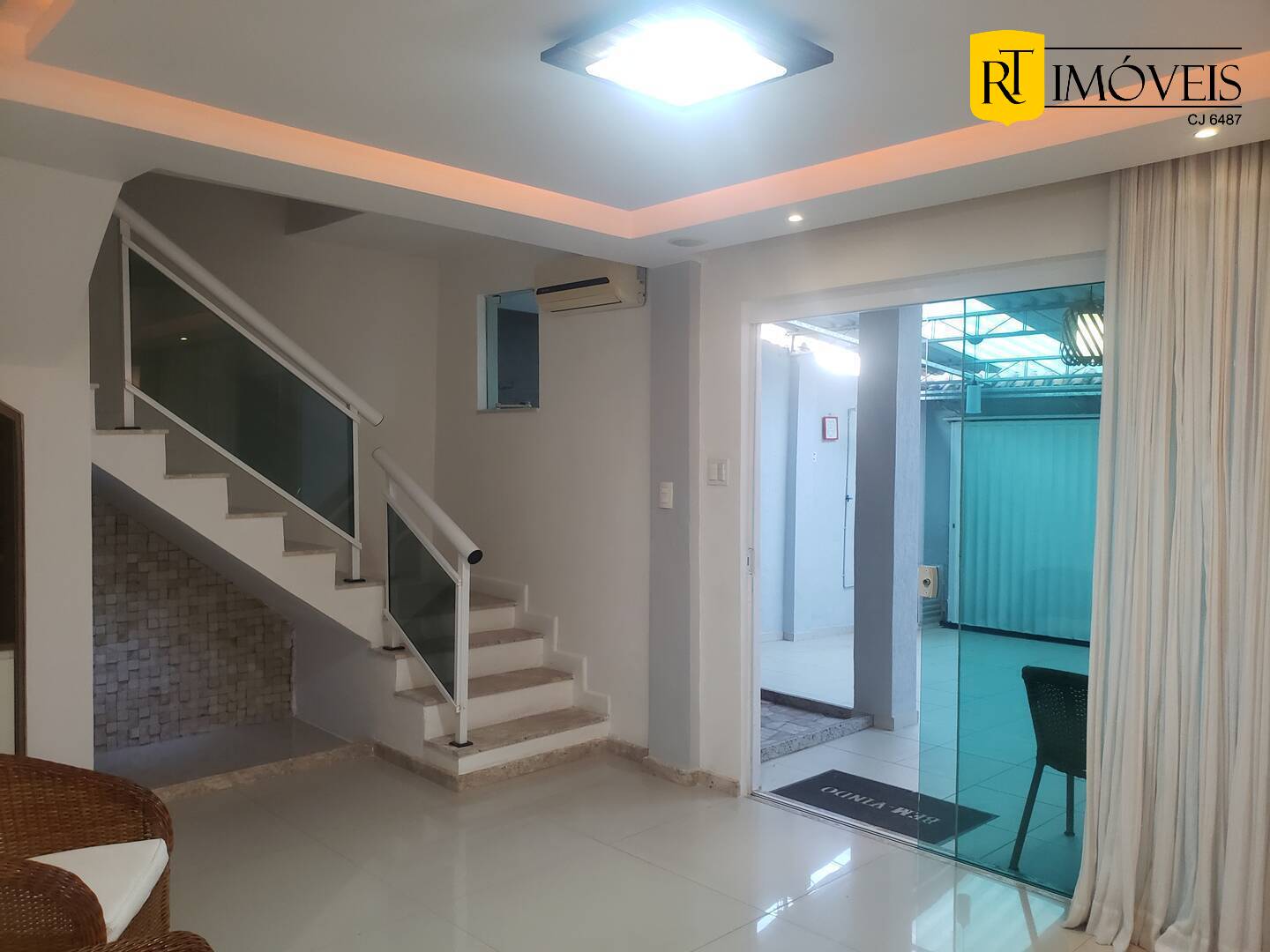 Casa à venda com 3 quartos, 140m² - Foto 2