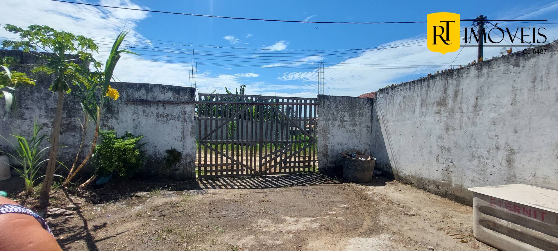 Casa à venda com 3 quartos, 360m² - Foto 2