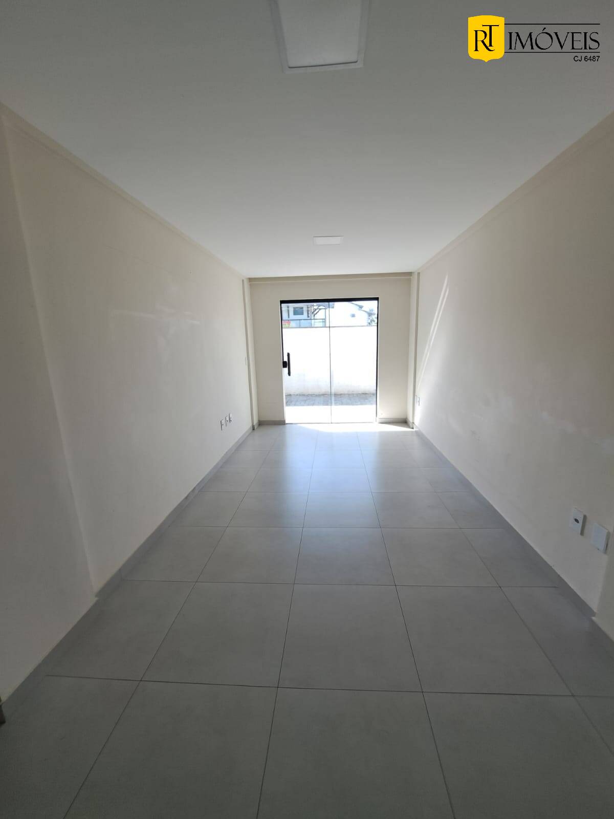 Apartamento para alugar com 2 quartos, 70m² - Foto 17