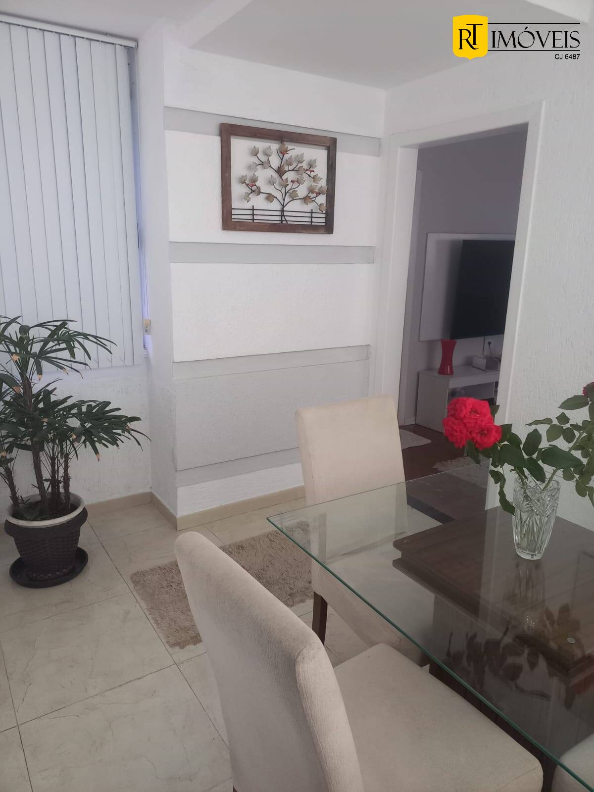 Casa à venda com 2 quartos, 93m² - Foto 1