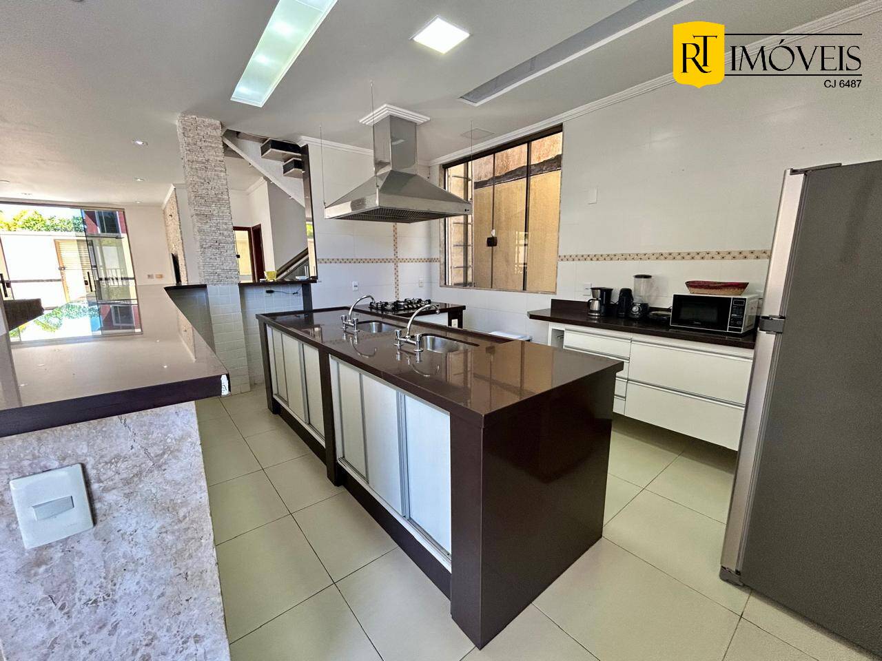Casa para alugar com 5 quartos, 500m² - Foto 8