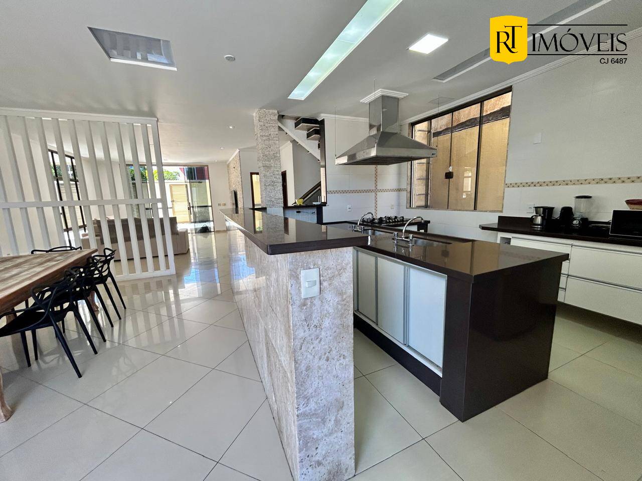 Casa para alugar com 5 quartos, 500m² - Foto 9