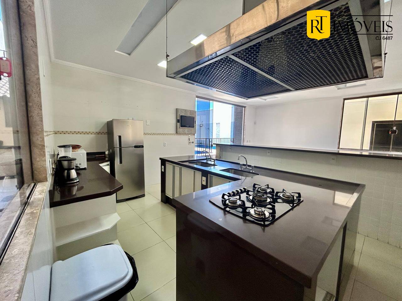 Casa para alugar com 5 quartos, 500m² - Foto 10