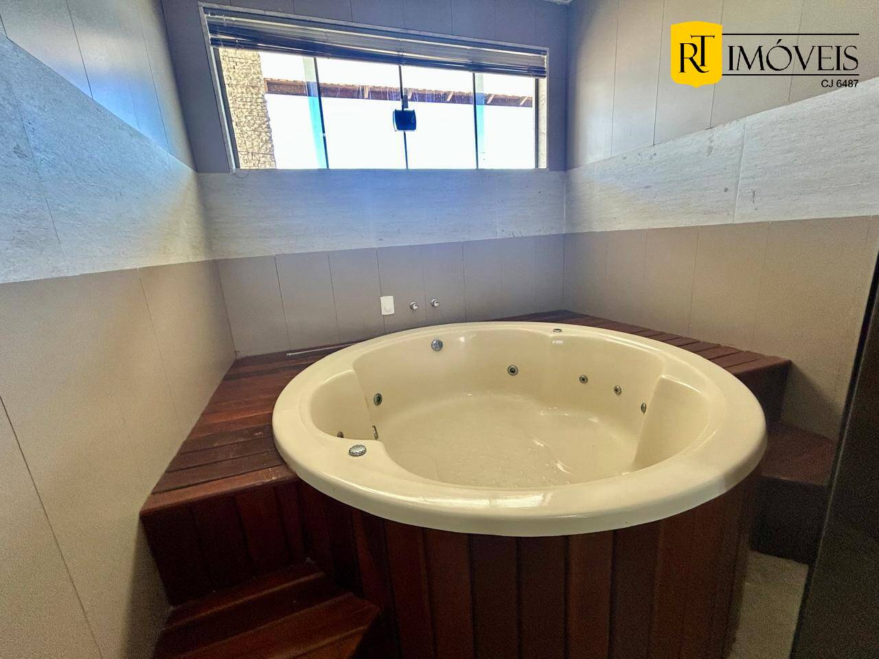Casa para alugar com 5 quartos, 500m² - Foto 21