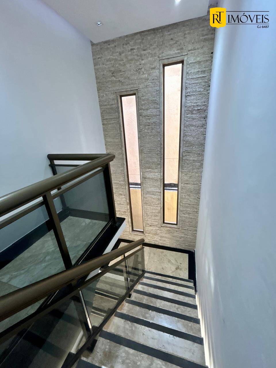 Casa para alugar com 5 quartos, 500m² - Foto 31