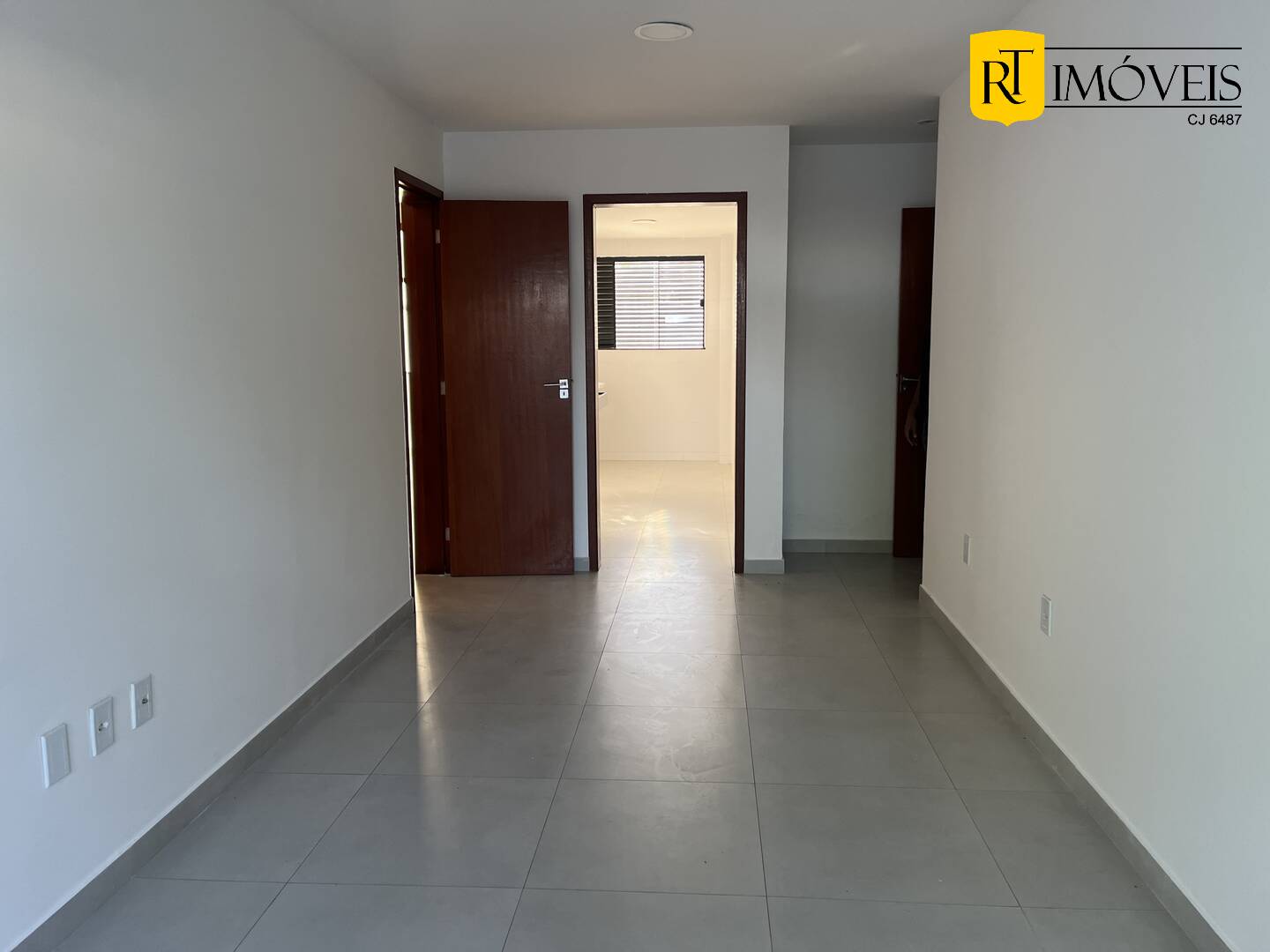 Apartamento para alugar com 2 quartos, 70m² - Foto 4