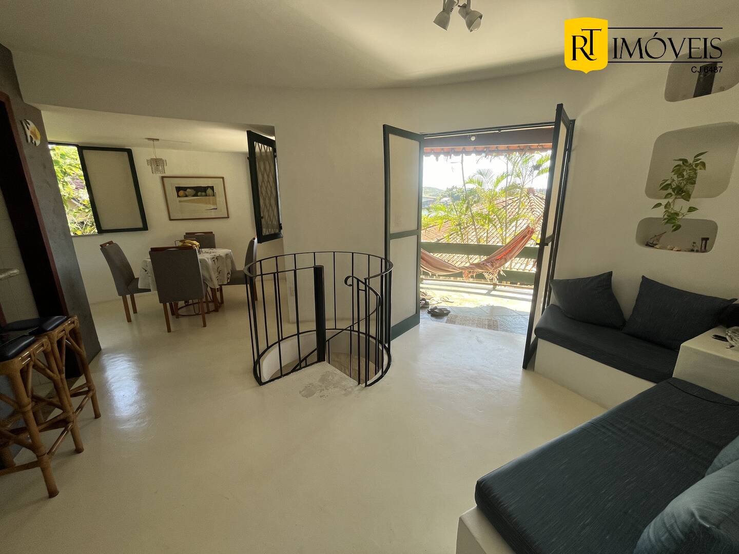 Casa de Condomínio à venda com 4 quartos, 120m² - Foto 2