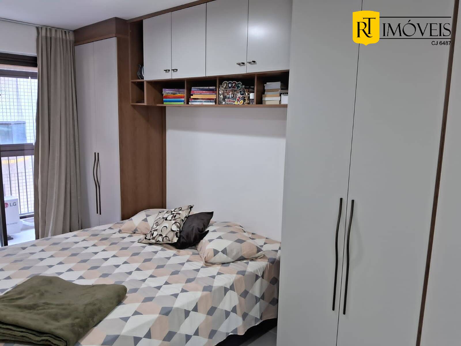 Apartamento à venda com 3 quartos, 157m² - Foto 9