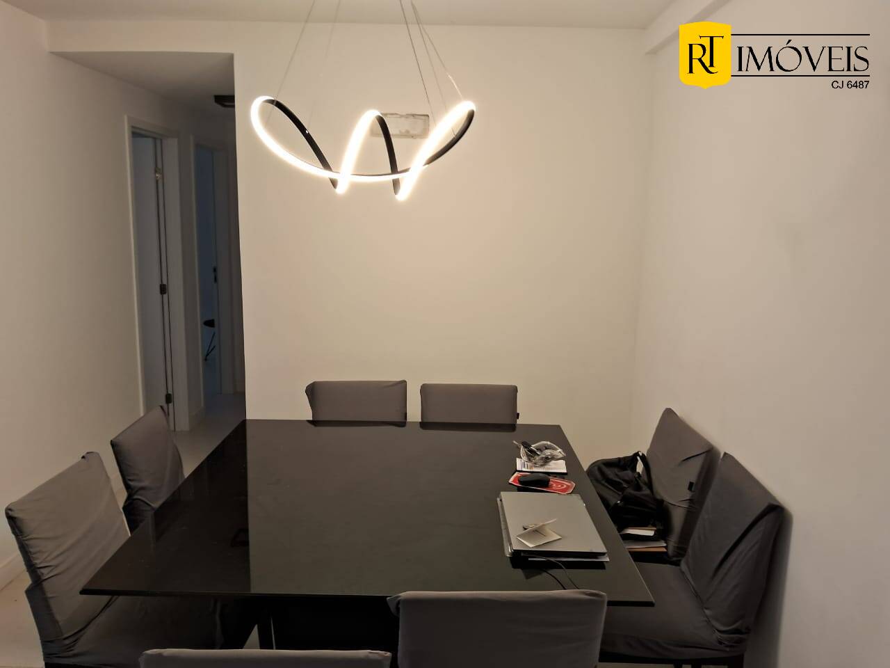 Apartamento à venda com 3 quartos, 157m² - Foto 2