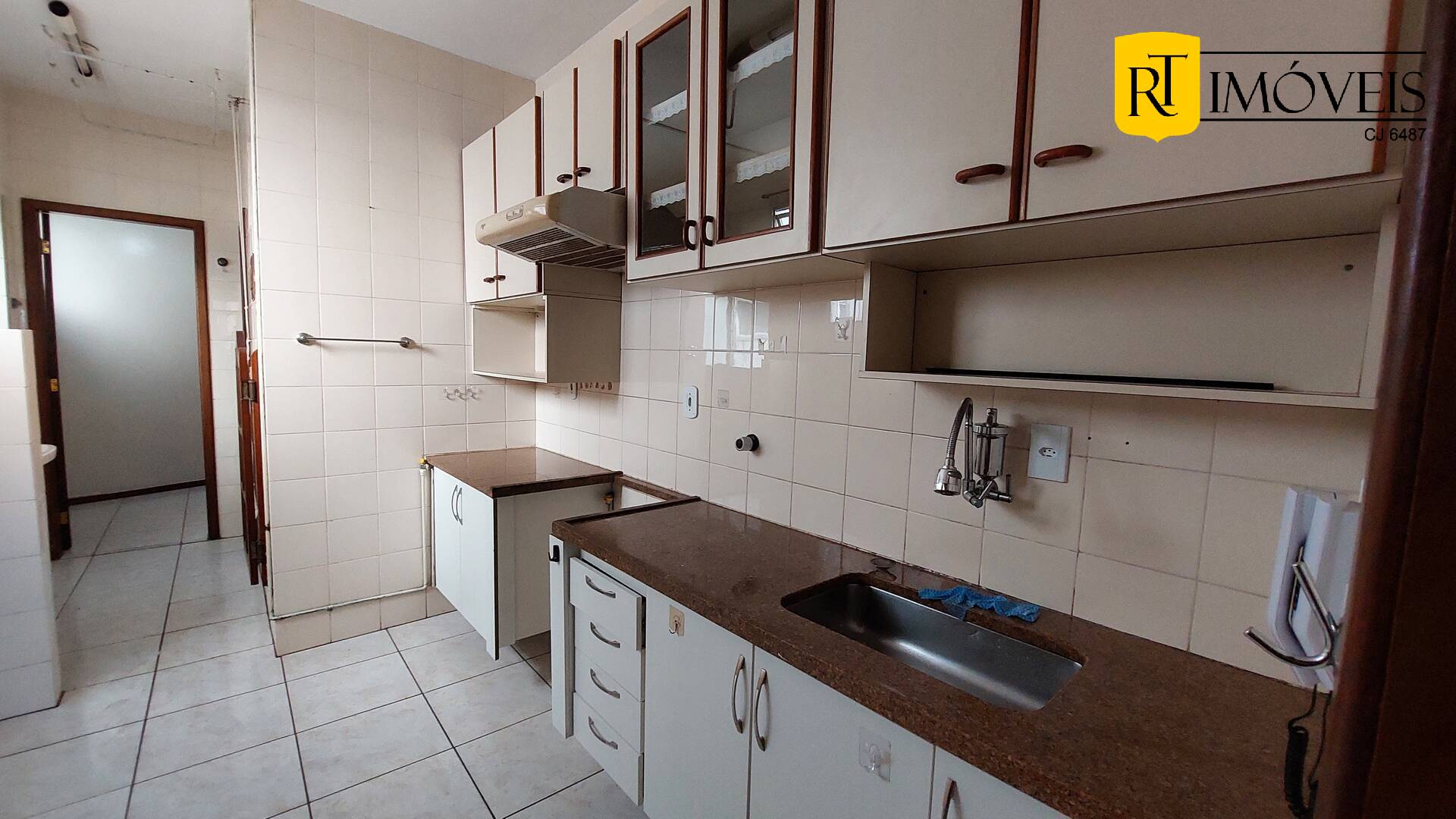 Apartamento à venda com 3 quartos, 151m² - Foto 4