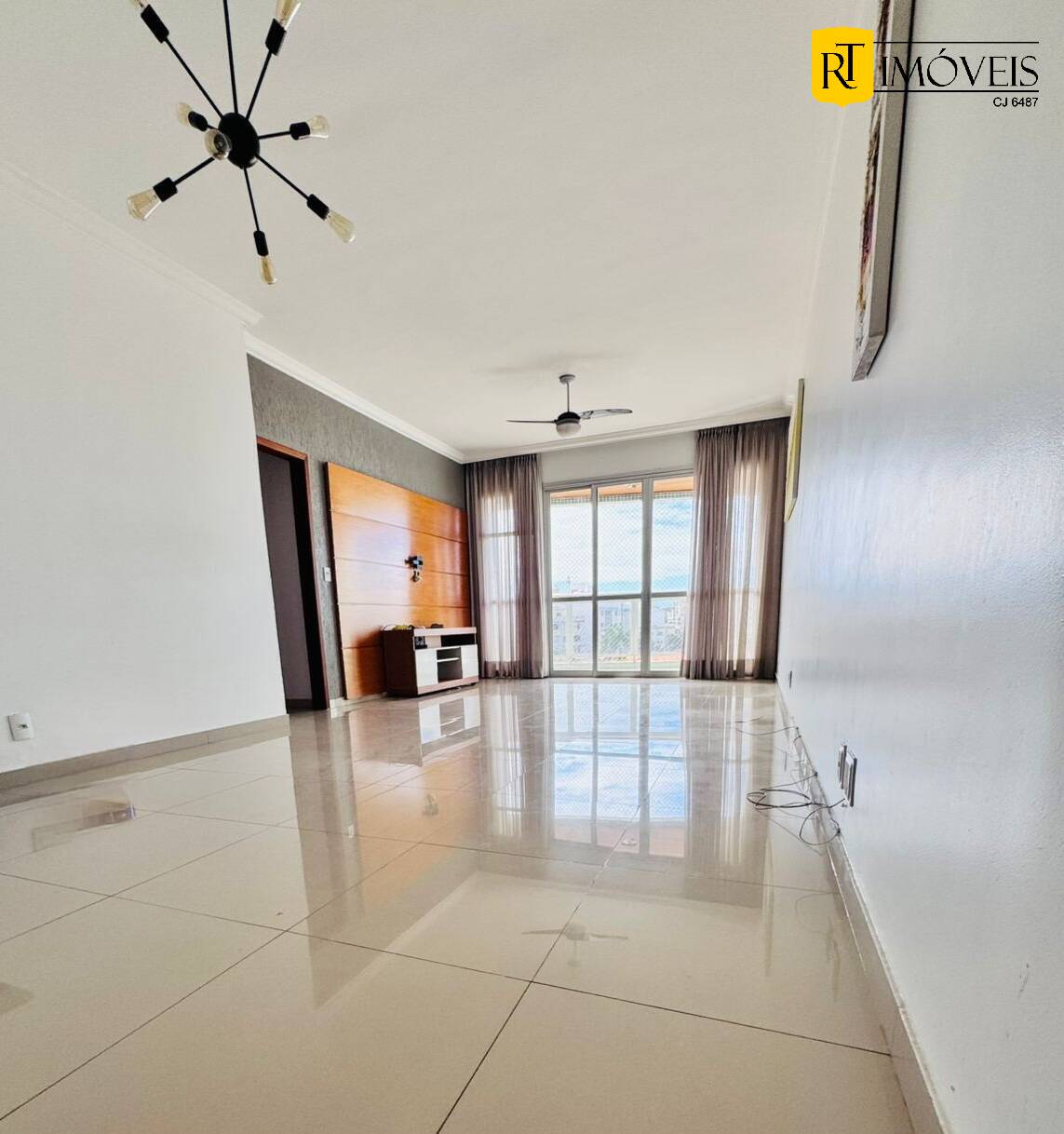 Apartamento para alugar com 3 quartos, 159m² - Foto 1