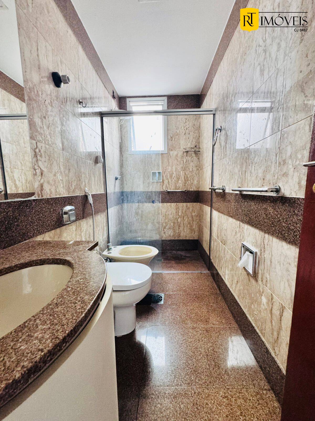 Apartamento para alugar com 3 quartos, 159m² - Foto 16
