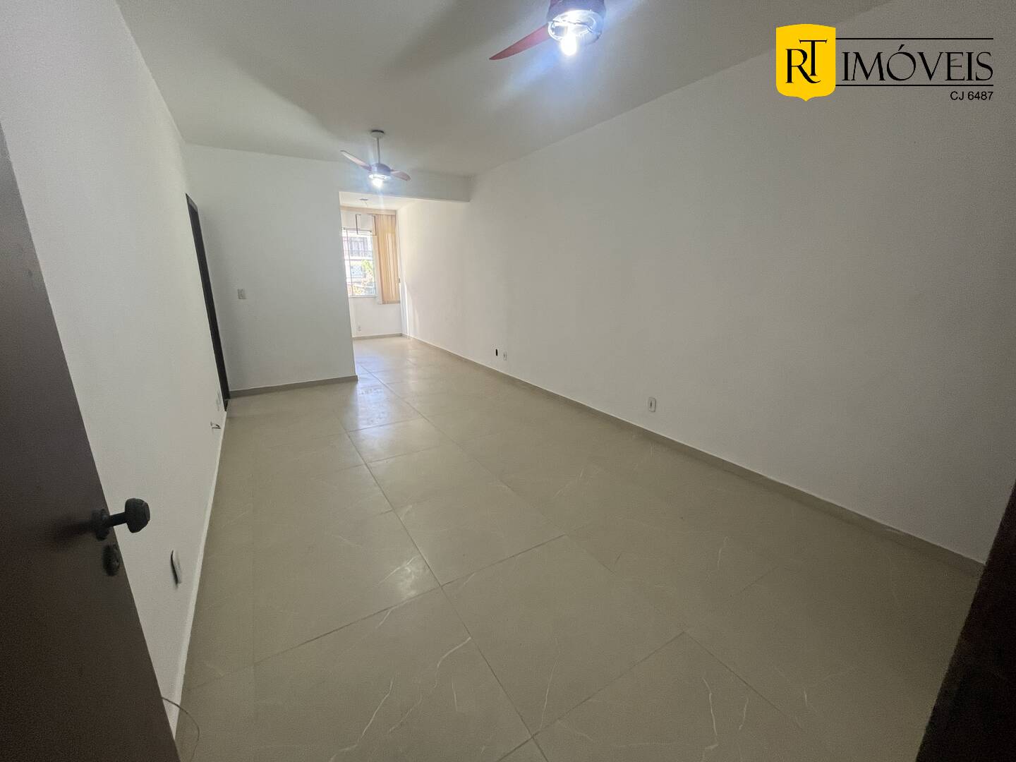 Apartamento para alugar com 3 quartos, 89m² - Foto 2