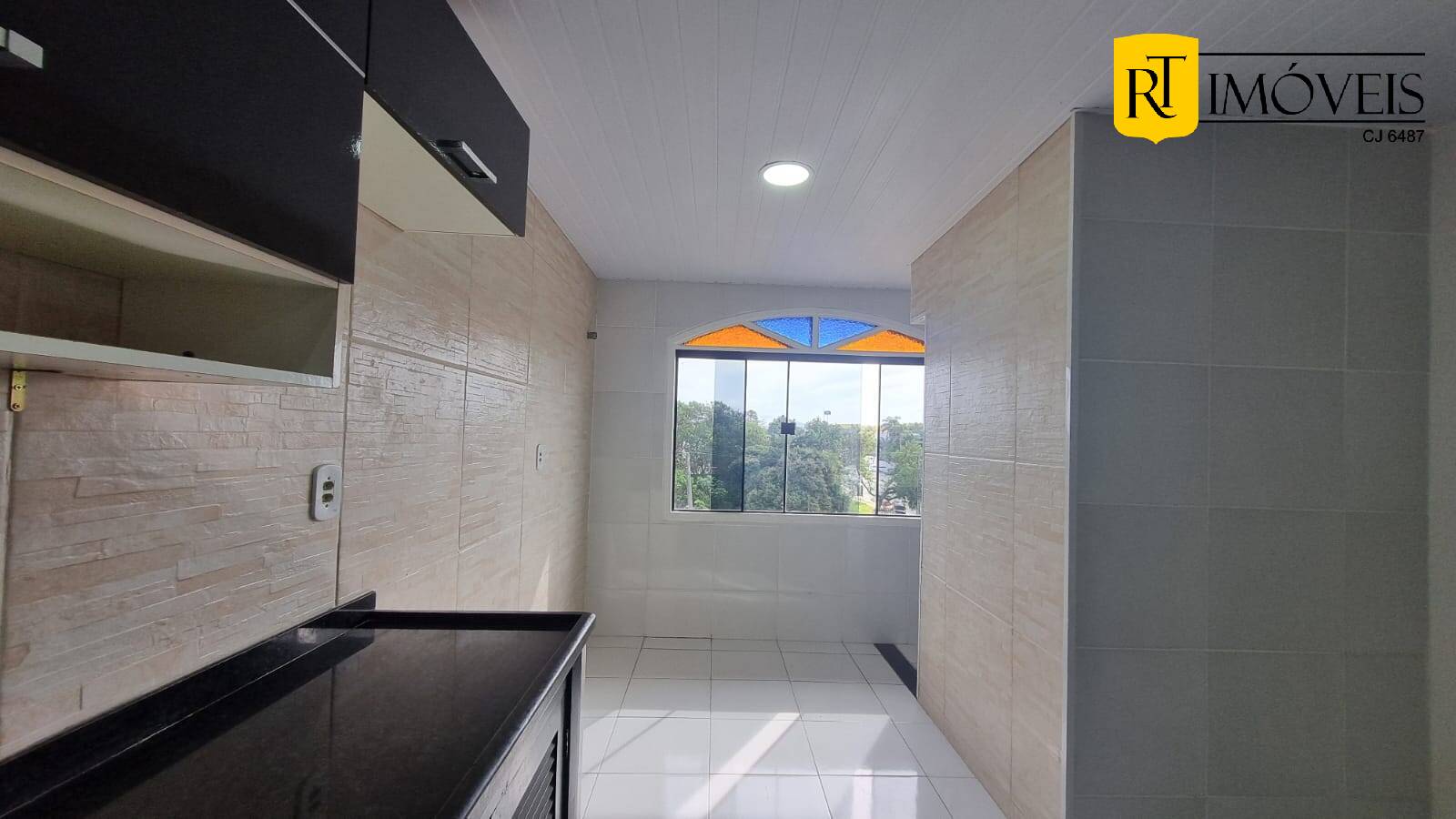 Apartamento à venda com 3 quartos, 217m² - Foto 3