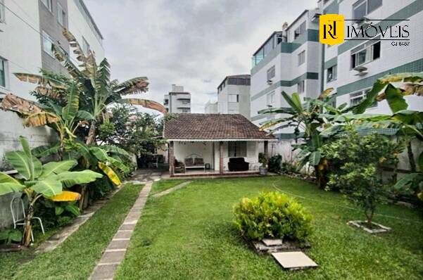 Casa à venda com 3 quartos, 88m² - Foto 1