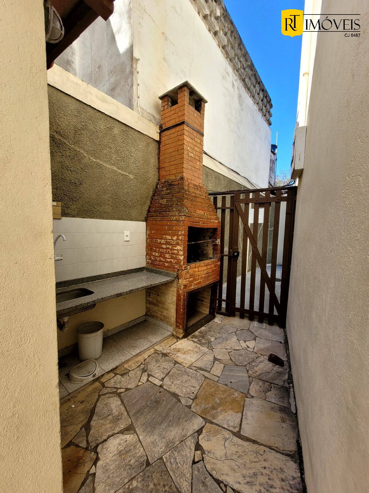 Casa à venda com 2 quartos, 75m² - Foto 13