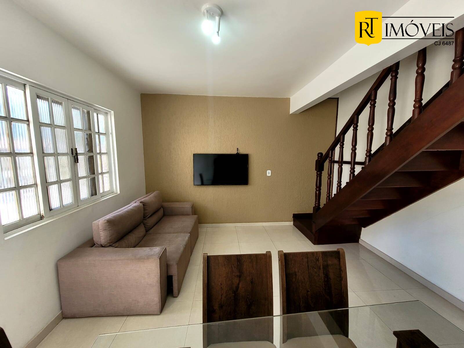Casa à venda com 2 quartos, 75m² - Foto 1