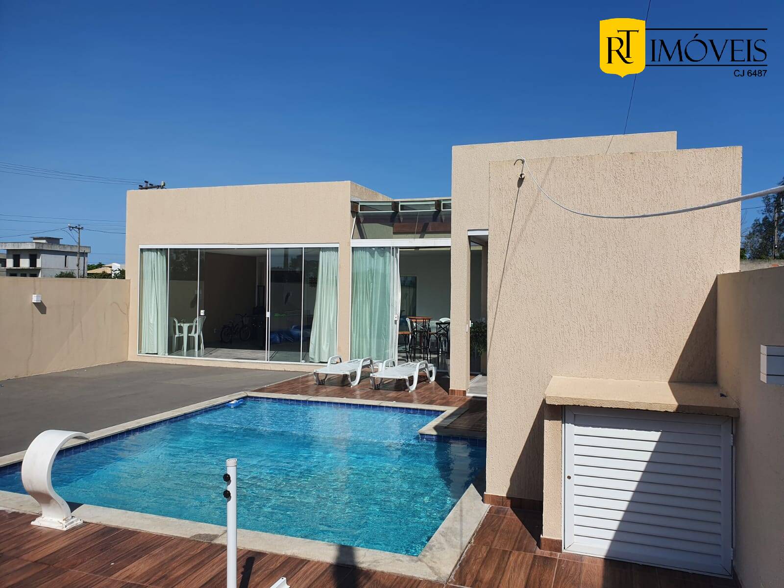 Casa à venda com 3 quartos, 180m² - Foto 2
