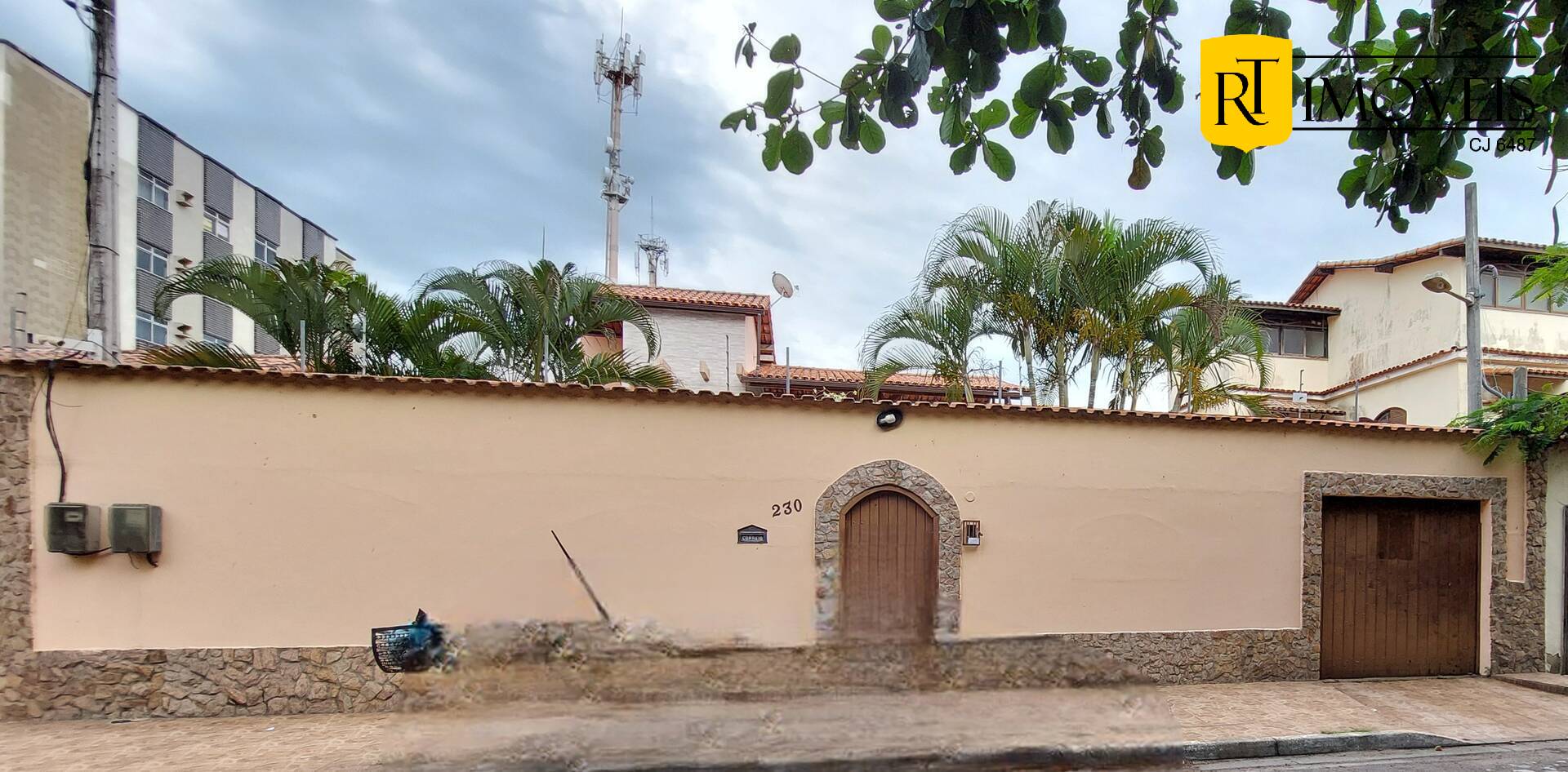 Casa, 5 quartos, 202 m² - Foto 1