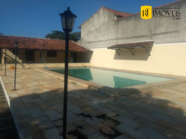 Casa à venda com 4 quartos, 340m² - Foto 2