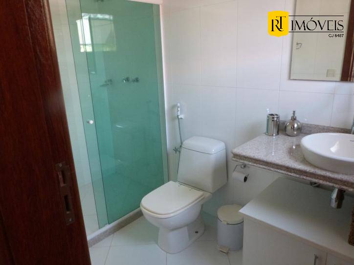 Casa de Condomínio para alugar com 7 quartos, 600m² - Foto 22